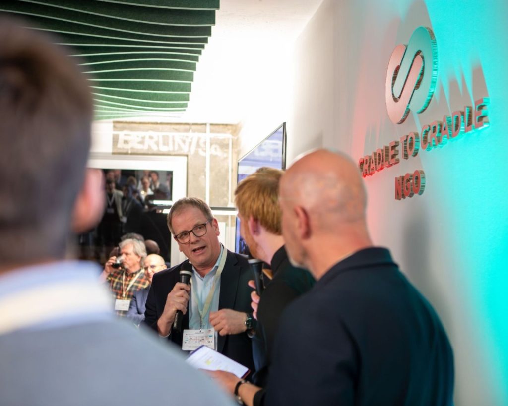 Circular construction materials by HONEXT showcased at C2C LAB Community Hub Berlin exhibition